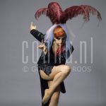 20-02-1984 Nina Hagen at studio in Amsterdam.

[keywords]Posed, Full Length, Eyecontact, Feathers[/keywords]